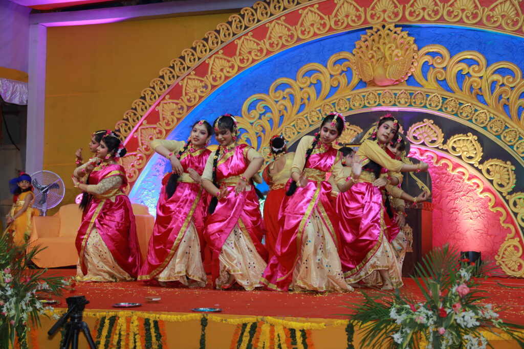 इस्कॉन न्यूटाउन कोलकाता में सांस्कृतिक कार्यक्रम और अन्य आकर्षण