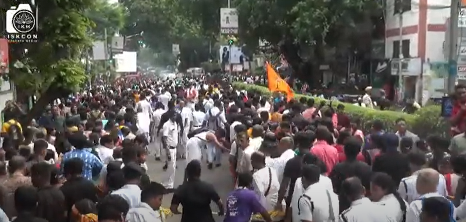 Thousands of devotees participate in 54th Kolkata Rath Yatra festival of Iskcon